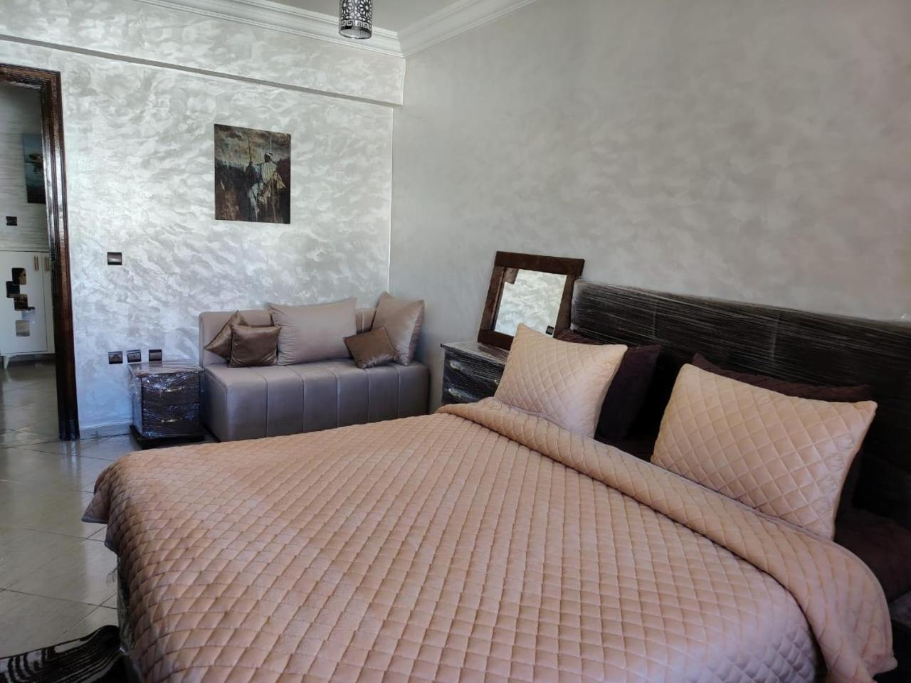 Apartment Modern Hideaway In Casablanca